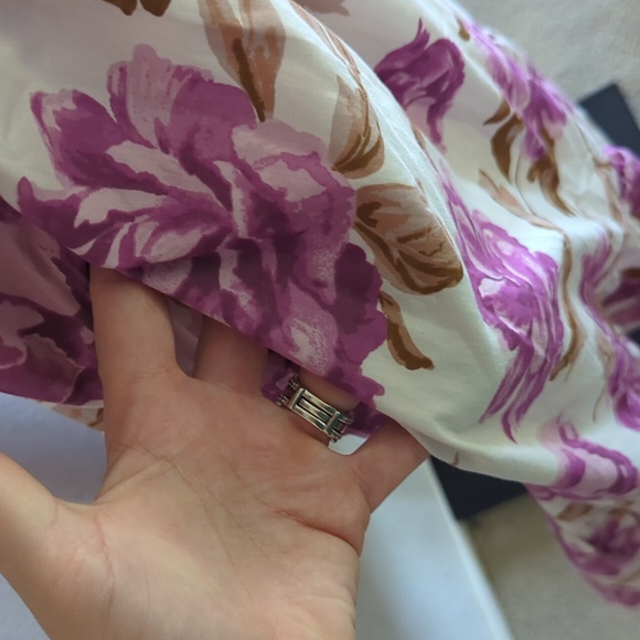 🍋✨ Abercrombie and Fitch Emerson purple floral size sold out - Picture 4 of 7